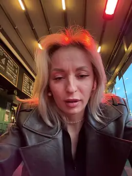 VikaBunny1 Adlı Modelin Canlı XXX Sohbeti