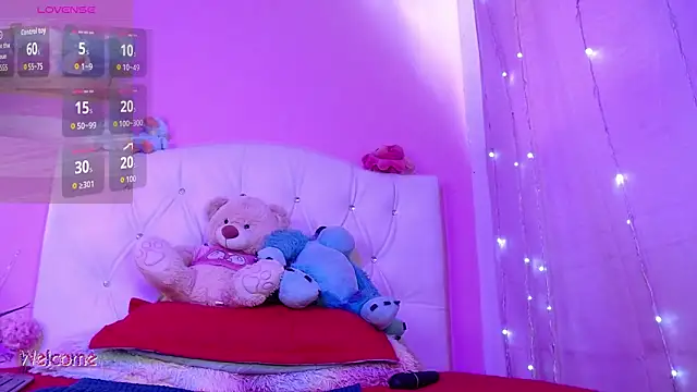 HECATE_23 élő XXX-chatje