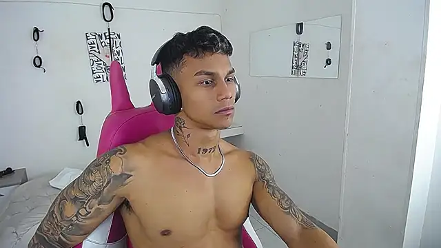 Chatroom XXX en direct de Leonard_Price