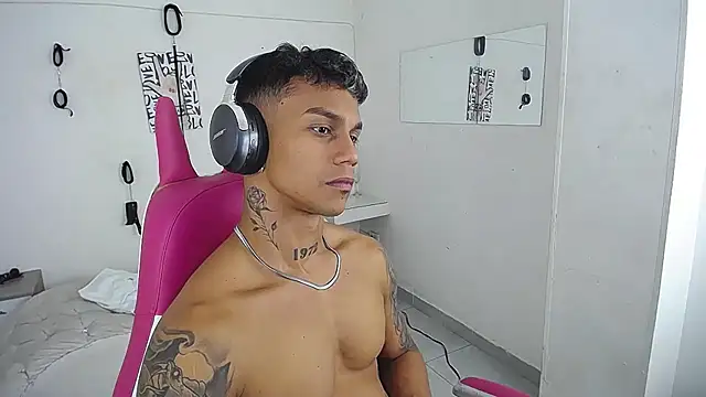 Chatroom XXX en direct de Leonard_Price