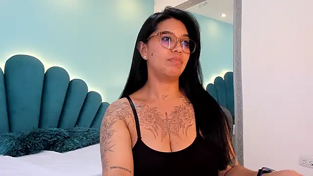 sharlott18 Live XXX-Chat