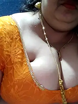 tamilthanushri Adlı Modelin Canlı XXX Sohbeti