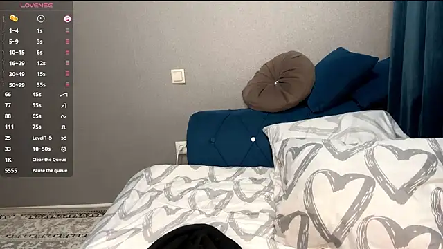 Ur_neighbor_Kira élő XXX-chatje