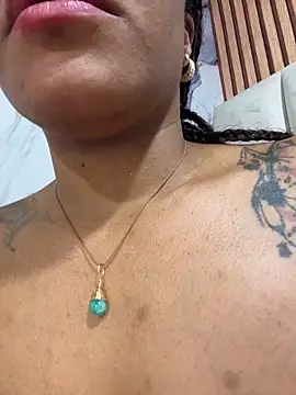 Hannagarces élő XXX-chatje