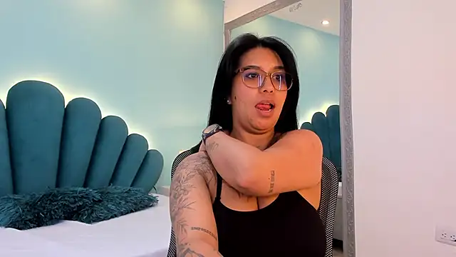 sharlott18: онлайн-секс-чат