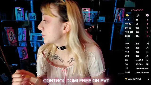 Cloe_five élő XXX-chatje