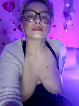 Chatroom XXX en direct de BellaBellaHot