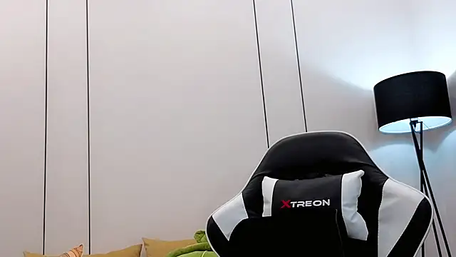 Jennatyan élő XXX-chatje