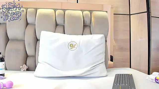 karol_lewiss' Live XXX Chat