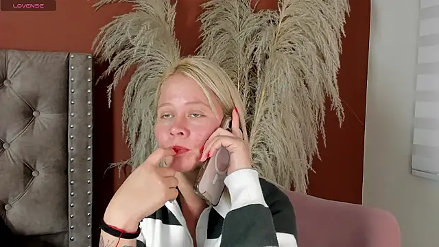 stefanny_ruiz_ Chat XXX live