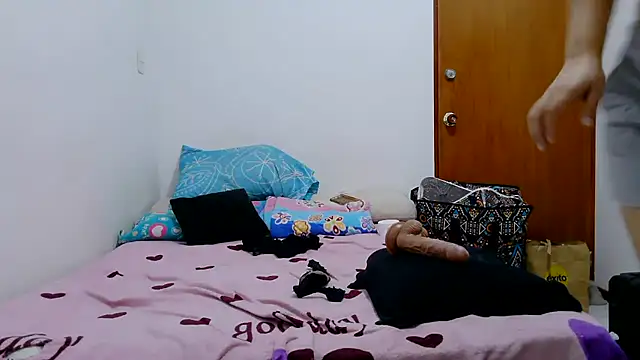 luxandracon23 élő XXX-chatje