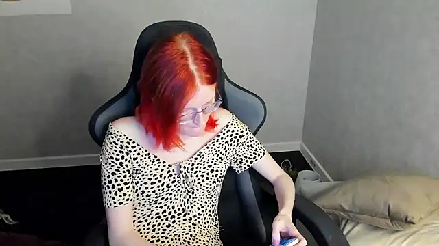 ElizabethHarpper: онлайн-секс-чат