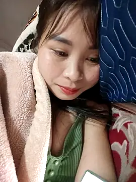 Squirrel-Pear Chat XXX live