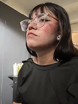 AngieRousse_ élő XXX-chatje