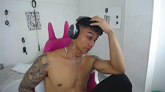 Živý XXX chat Leonard_Price