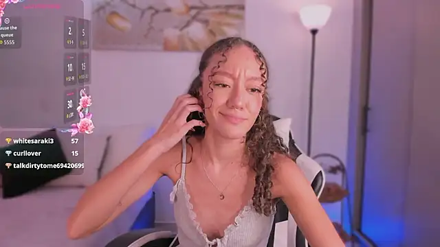 ChloeMoreti's Live XXX Chat