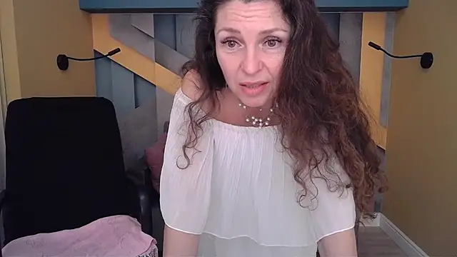 EllaLong's Live XXX Chat