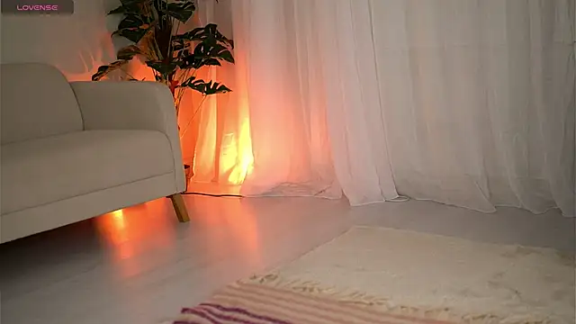 CataleyaKirk Adlı Modelin Canlı XXX Sohbeti