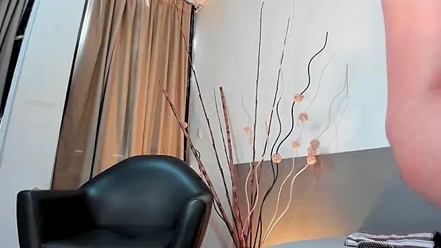 SeleneLujan Chat XXX in diretta