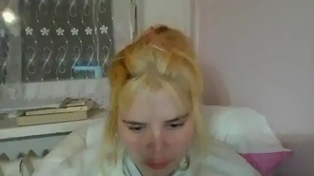 HornyElena's Webcam Show