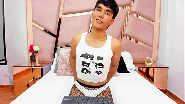 Pokazy przed kamerką – LittleNito