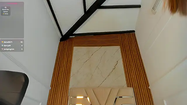 Chatroom XXX en direct de Emmapeetite