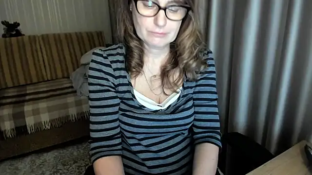 lauraoven Chat XXX in diretta