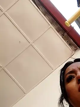 Pokazy przed kamerką – lovemich2024