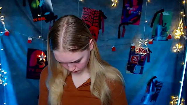 MademoiselleCl Adlı Modelin Canlı XXX Sohbeti