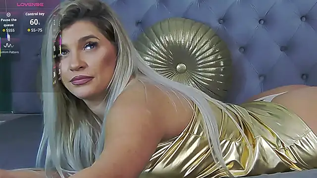 Lorehottie Adlı Modelin Canlı XXX Sohbeti