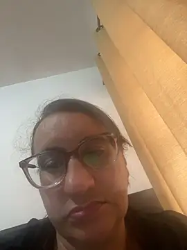 gloria7v05 Adlı Modelin Canlı XXX Sohbeti