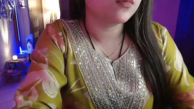 Mitikaa Adlı Modelin Canlı XXX Sohbeti