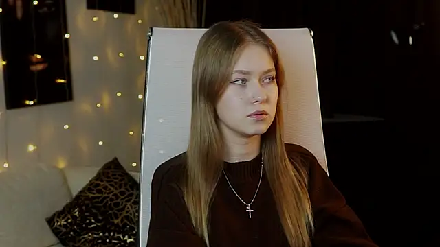 EveMundie Adlı Modelin Canlı XXX Sohbeti