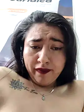 Pokazy przed kamerką – _Sarah-Office1