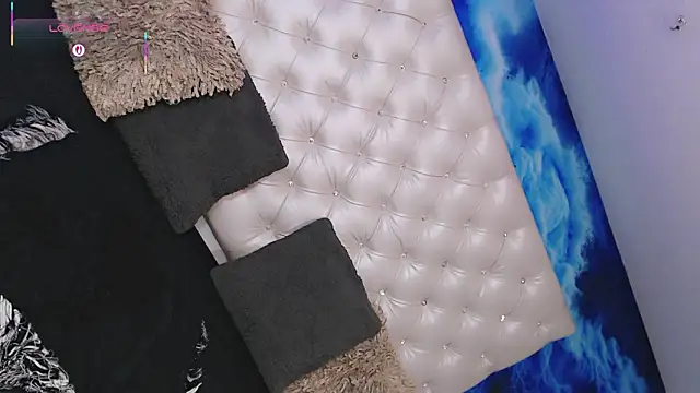 Milla_Star_ Chat XXX in diretta