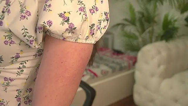 Olivia_Farrell Adlı Modelin Canlı XXX Sohbeti