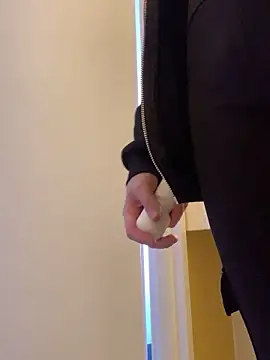 GoldenPussy1329 Adlı Modelin Canlı XXX Sohbeti