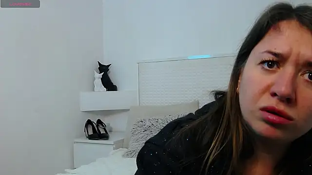 Leona_Rae Adlı Modelin Canlı XXX Sohbeti