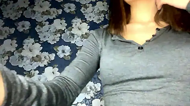 FranceHoder Adlı Modelin Canlı XXX Sohbeti