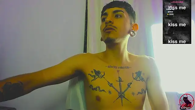 God--Game Adlı Modelin Canlı XXX Sohbeti