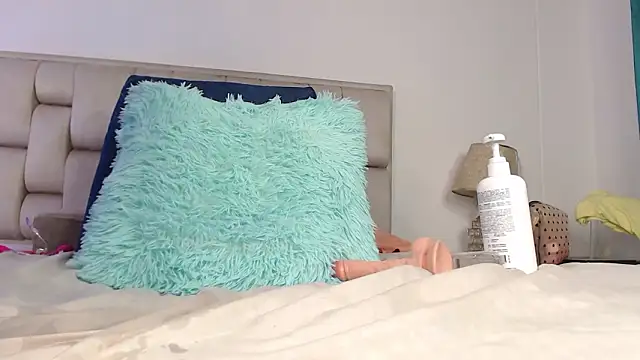 Ambar69-Collins Adlı Modelin Canlı XXX Sohbeti