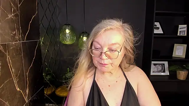 NataliMellow Adlı Modelin Canlı XXX Sohbeti