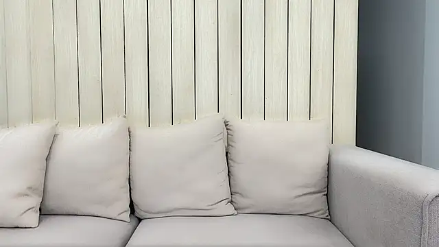 ShySchoolGirl Adlı Modelin Canlı XXX Sohbeti