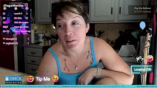 YogaHottie76 Adlı Modelin Canlı XXX Sohbeti