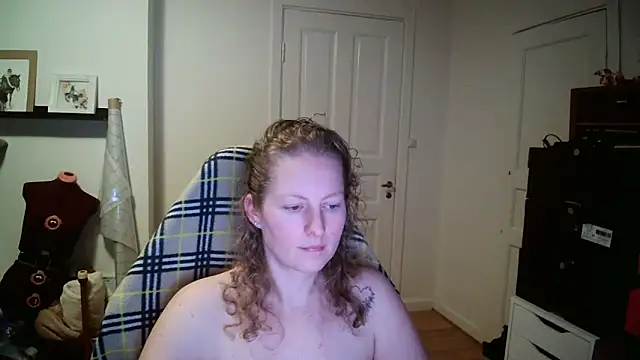 Girlnina-1995 Adlı Modelin Canlı XXX Sohbeti