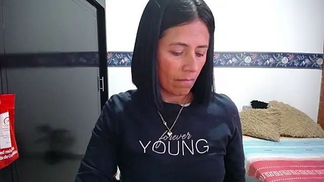 sharoon_cheerry Adlı Modelin Canlı XXX Sohbeti