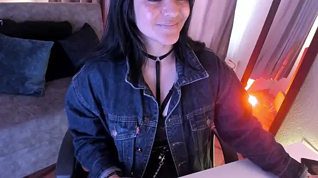 orlena_bella Adlı Modelin Canlı XXX Sohbeti