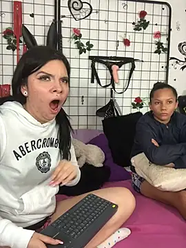 1lovelygirls Adlı Modelin Canlı XXX Sohbeti