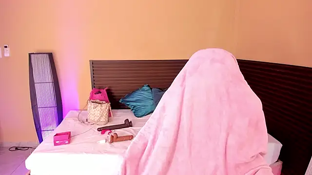 دردشة Lucy_Strong الجنسية المباشرة