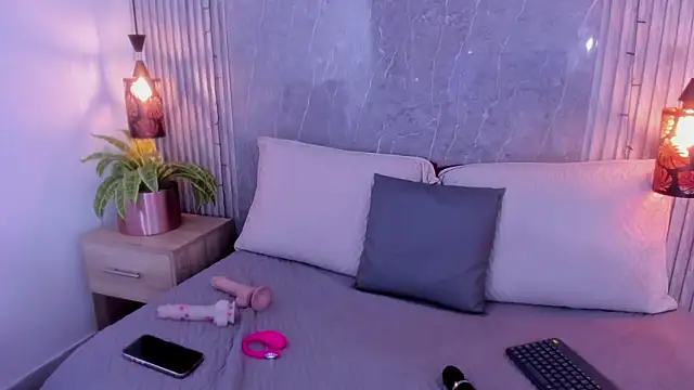 Živý XXX chat Emili__hot